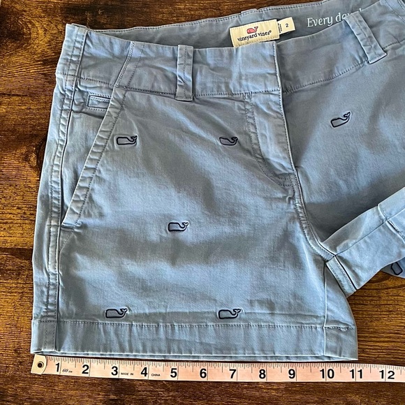 Vineyard Vines Size 2 Women’s Shorts Embroidered Blue Whale - Picture 7 of 12